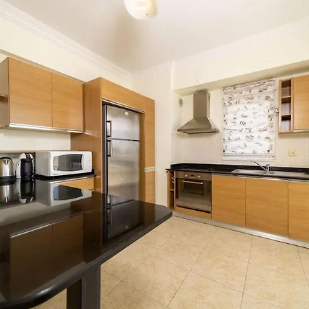 Spacious And Modern In Apartment